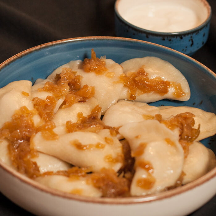 Pierogi z kapustą i pieczarkami