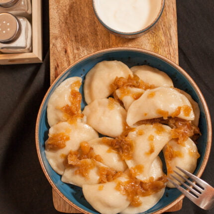 Pierogi z ziemniakami i pieczarkami
