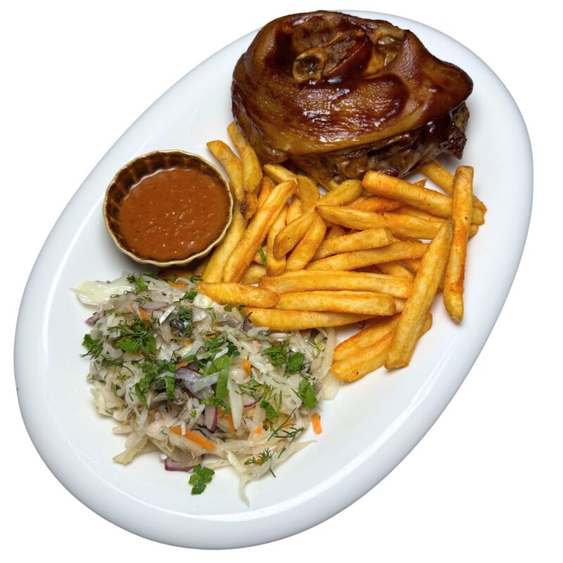 Golonka wieprzowa serwowana w restauracji Pieczony Dzik we Wrocławiu